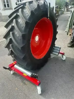 Radwechselwagen - die grosse Hilfe beim Radwechsel/Chariot change roues