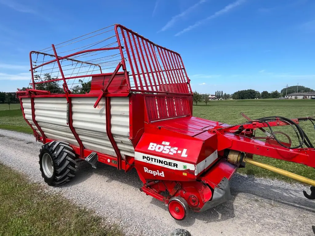 Ladewagen Pöttinger Boss LT & hydr. Kratzboden