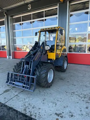 Hoflader Eurotrac W13 CF, Vorführ