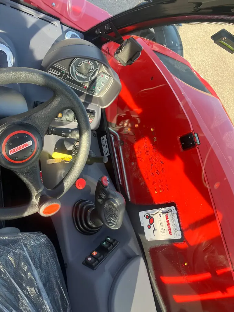 da92236b-c1ab-456d-9074-004e9d9d1ec2-Manitou MLT 625 (2).jpg