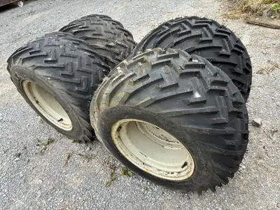 Räder 31x15.5-15AS Aebi TT50