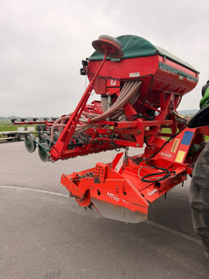 Combinaison de semis Herse Kuhn / semis Vogel noot
