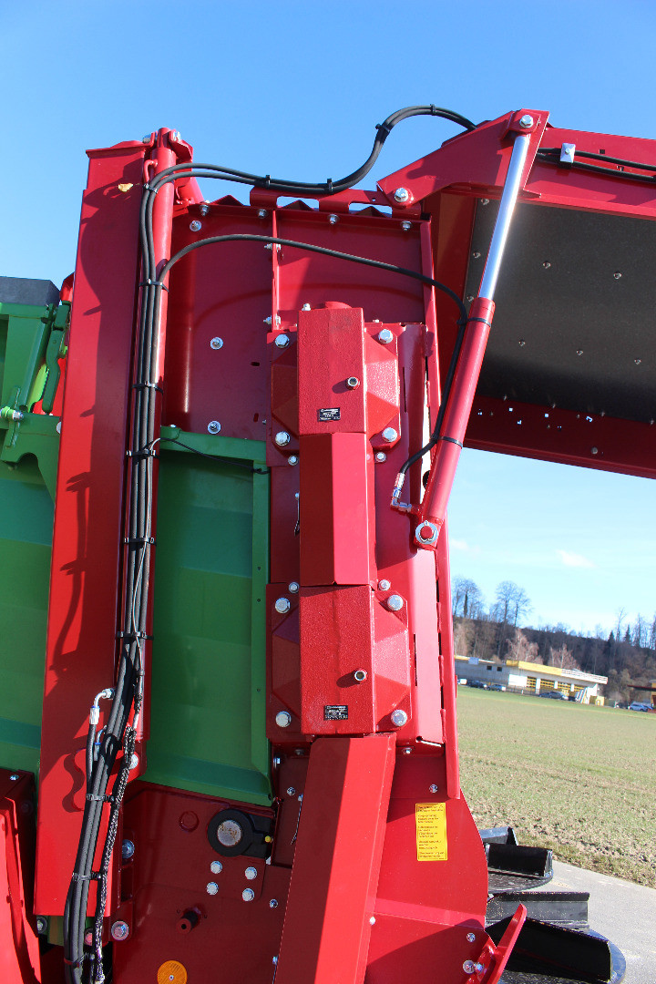 d348c021-3377-4bca-a5c0-29b1a1721379-MS_105_Kompoststreuwerk (24).jpg