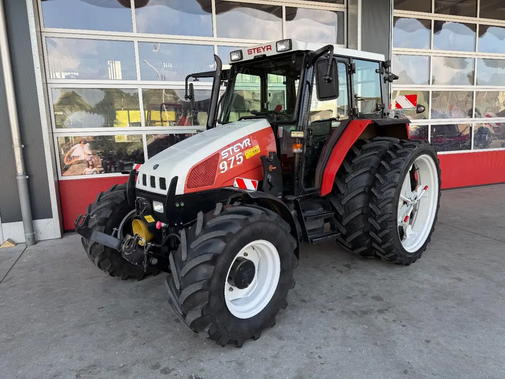 Traktor Steyr M 975 Sisu