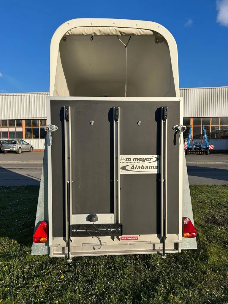 bbe4c447-6b44-4cc1-9772-d5dd0cbae9d6-Van Meyer Alabama derrière.jpg