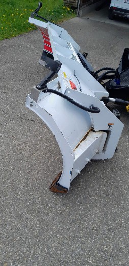 faf55d97-3c0e-4526-a127-f5d1012b1c6f-blizzard seite  vorne.jpg