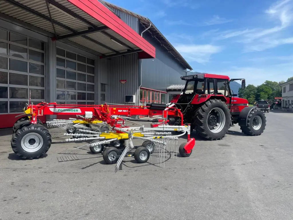 7f707580-0f6d-4b71-8a74-2fea6448011c-Pöttinger TOP 702C 1.jpg
