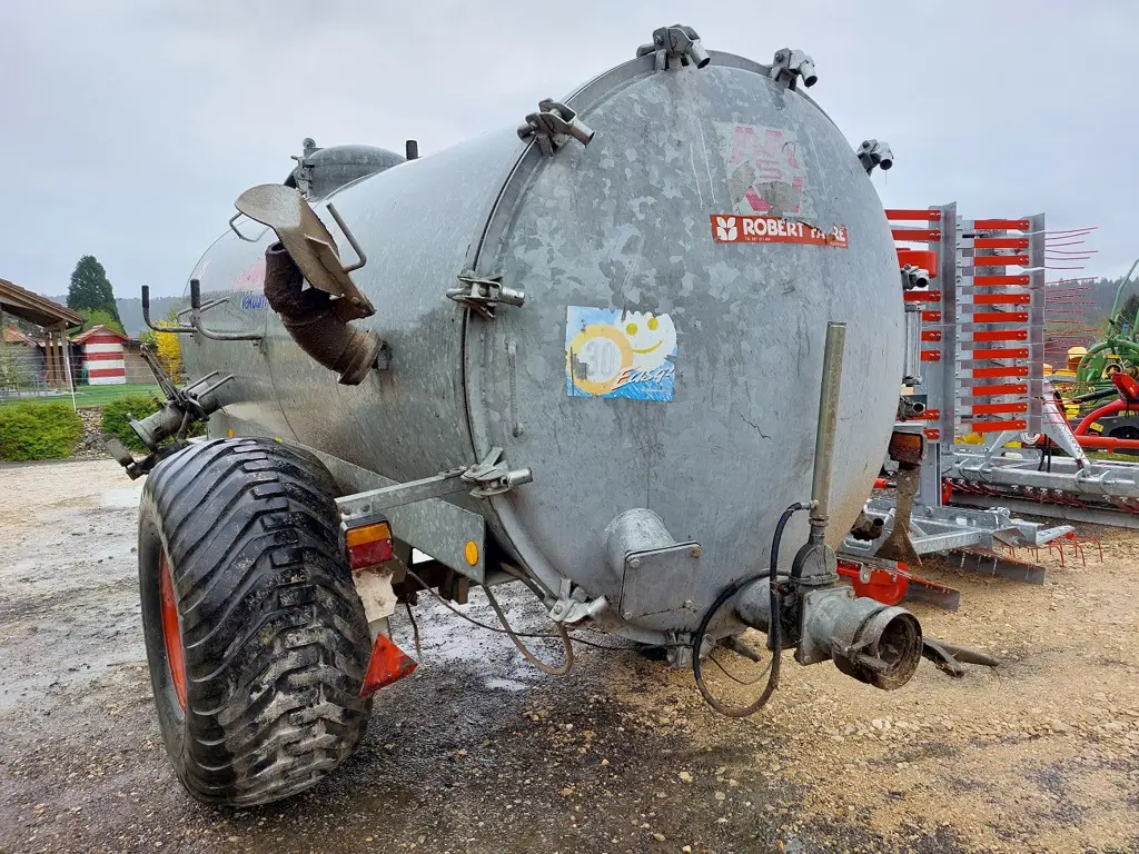 8ac43d30-0347-472e-9aa3-053468c181a0-Marchner Boder (5).jpg