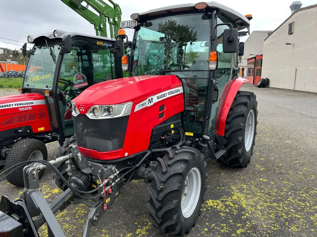 Kompakttraktor Massey Ferguson MF1765M MC