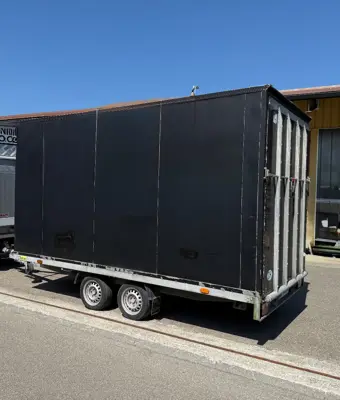 3.5 to Kastenanhänger mit Rampe und Durchladerampe
