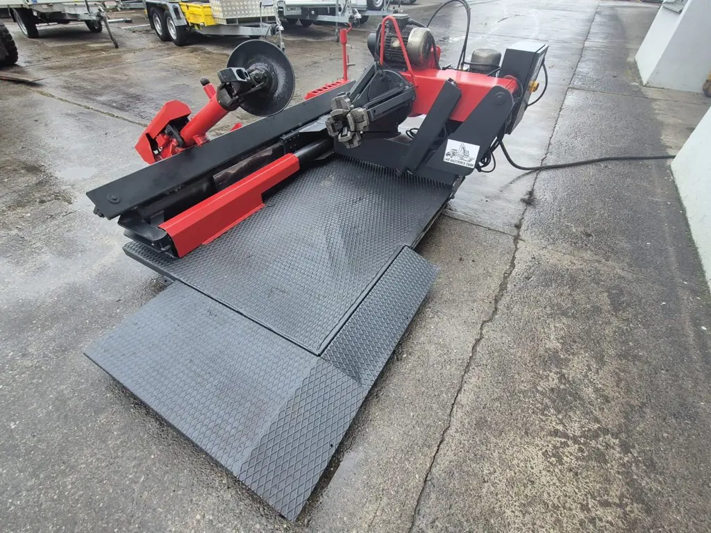 8d306851-a987-451a-b7c8-7239c0708654-Reifenmontiermaschine Sice 560 LMB Maschinen GmbH 1.jpg