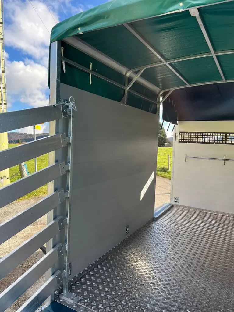 aa8837b1-163e-4b2c-8019-87a12d4e12d7-Vezeko 2700 D (3).jpg