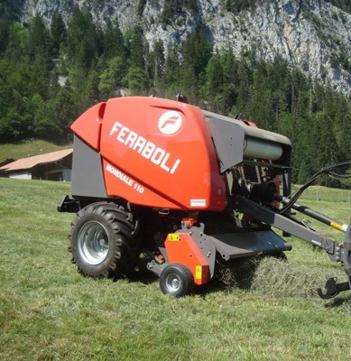 Bergrundballenpresse