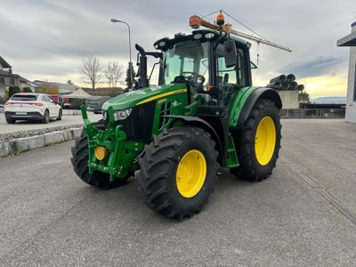 John Deere 6120M