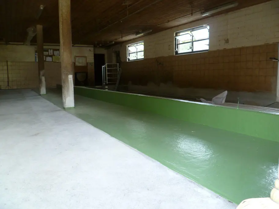 9c1de054-c3fc-4df2-b733-f587f9abf5a3-Futtertisch GFK Polyester (13).jpg