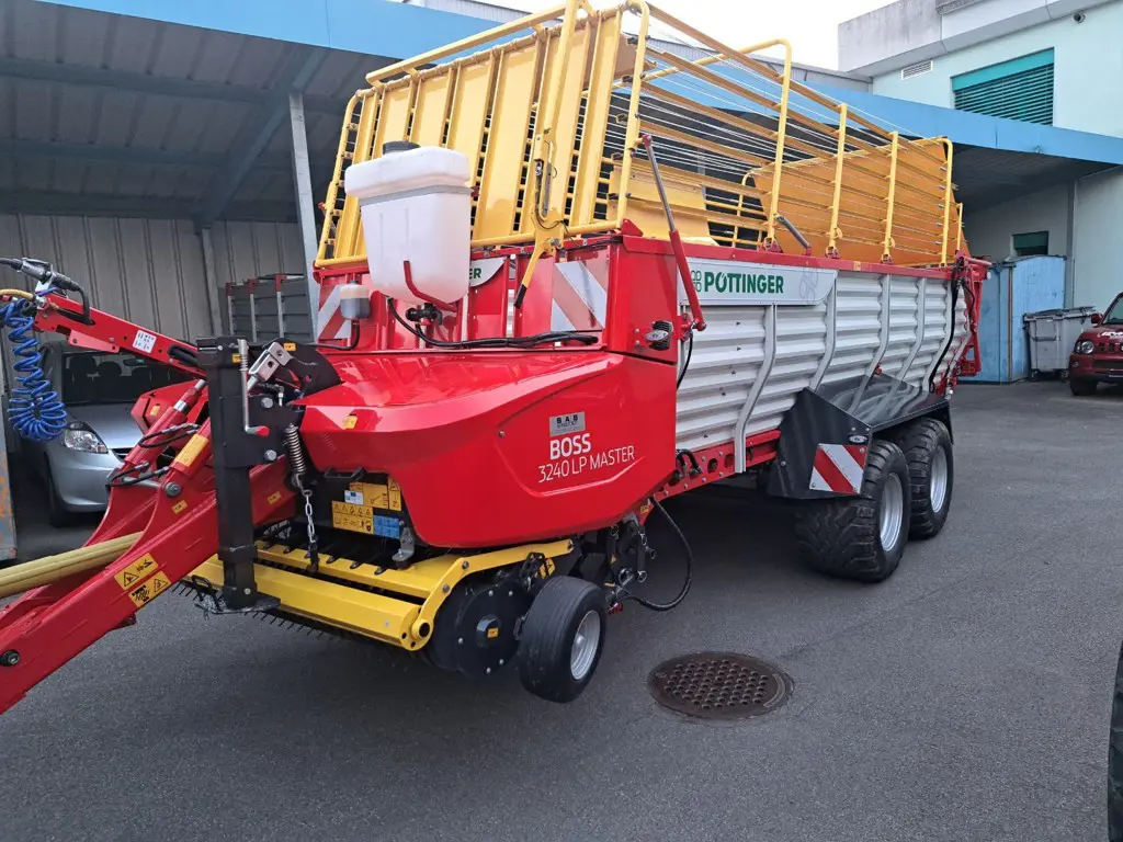 Ladewagen Pöttinger 3240 LP Master