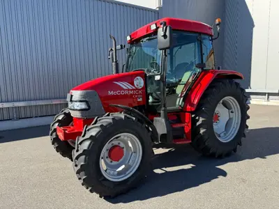 Traktor McCormick CX100