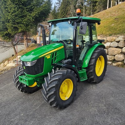 John deere 5075E