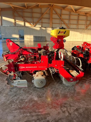 Kurzscheibenegge mit Sägerät APV