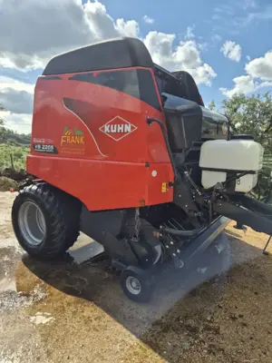 Kuhn VB 2265 Variable Rundballenpresse