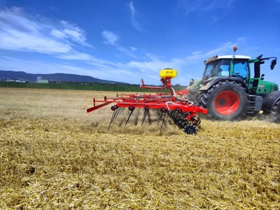 Strohstriegel Ziegler mit APV Steuer