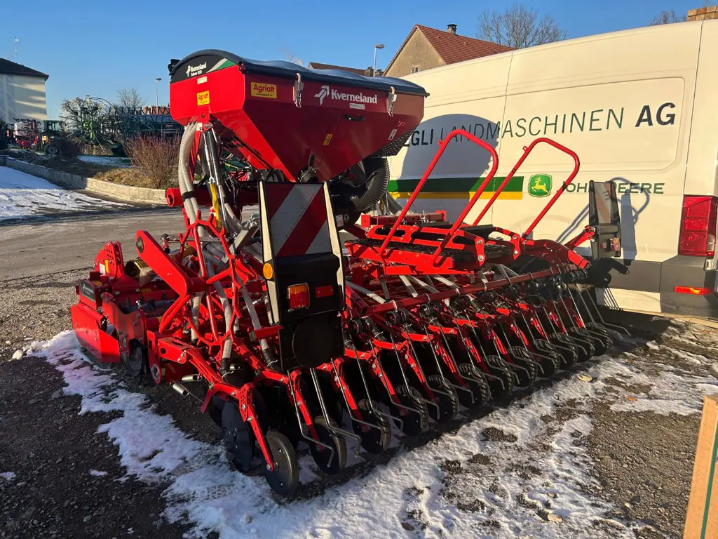 Kverneland Kreiselegge H-Series und Saterra 2030