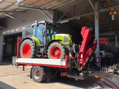 Remorque surbaissée avec treuil , Dolly et grue ,