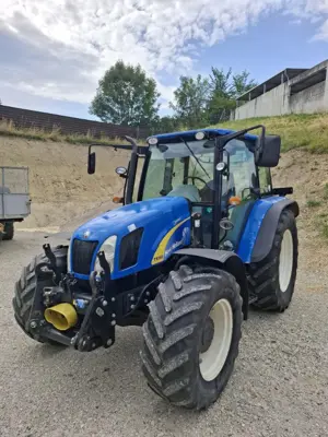 New Holland T5050