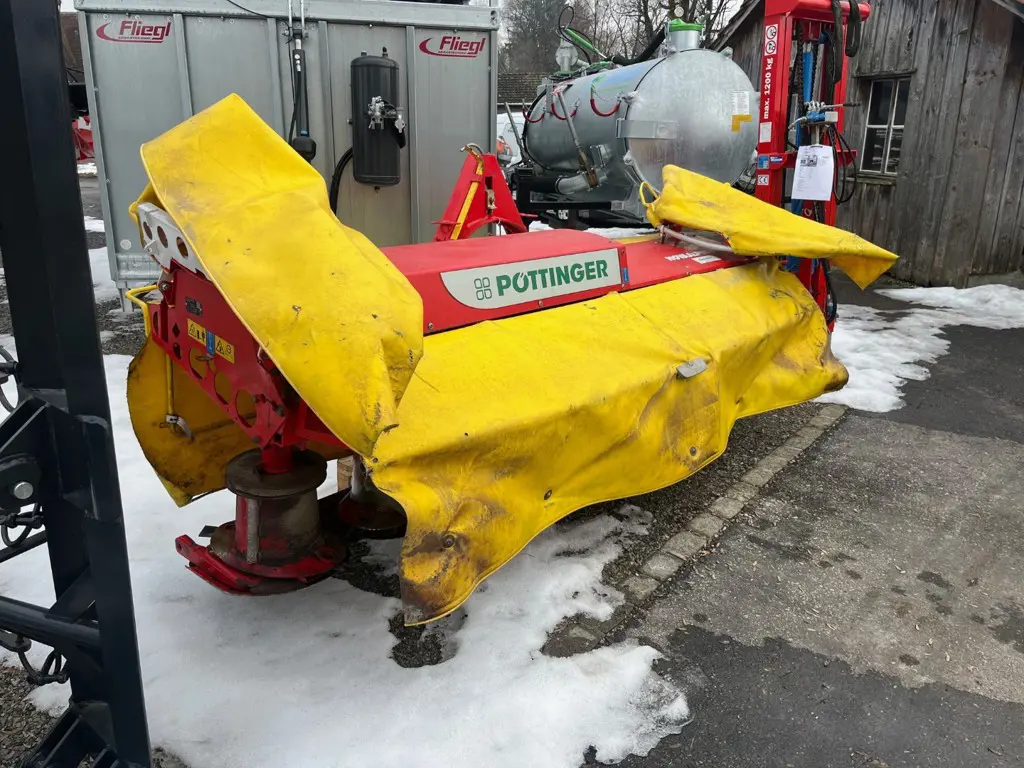 f39b4988-628b-423f-ac33-3a6f6f5605af-Pöttinger Novaalpin 301T Bild 1Glaus Dominik.jpg