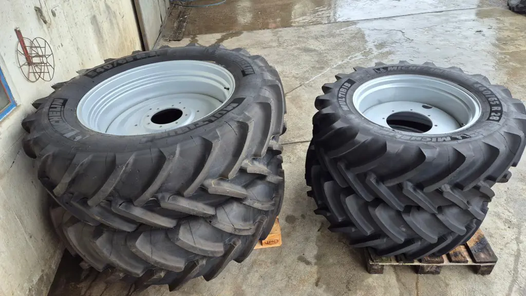 Radsatz 540/65R38 440/65R28