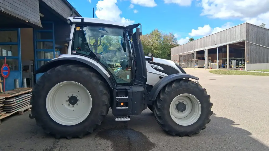 Traktor Valtra N175 Direct