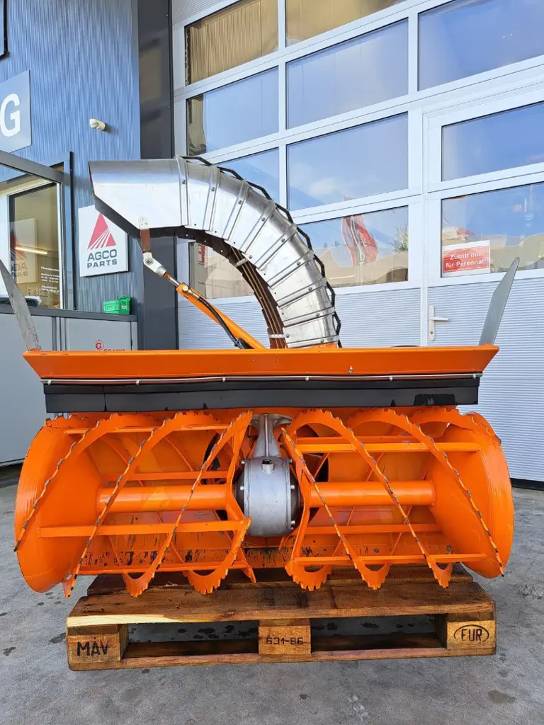 987b2d17-3235-4635-8609-665cd3f78876-Schneefräse Zaugg4.jpg