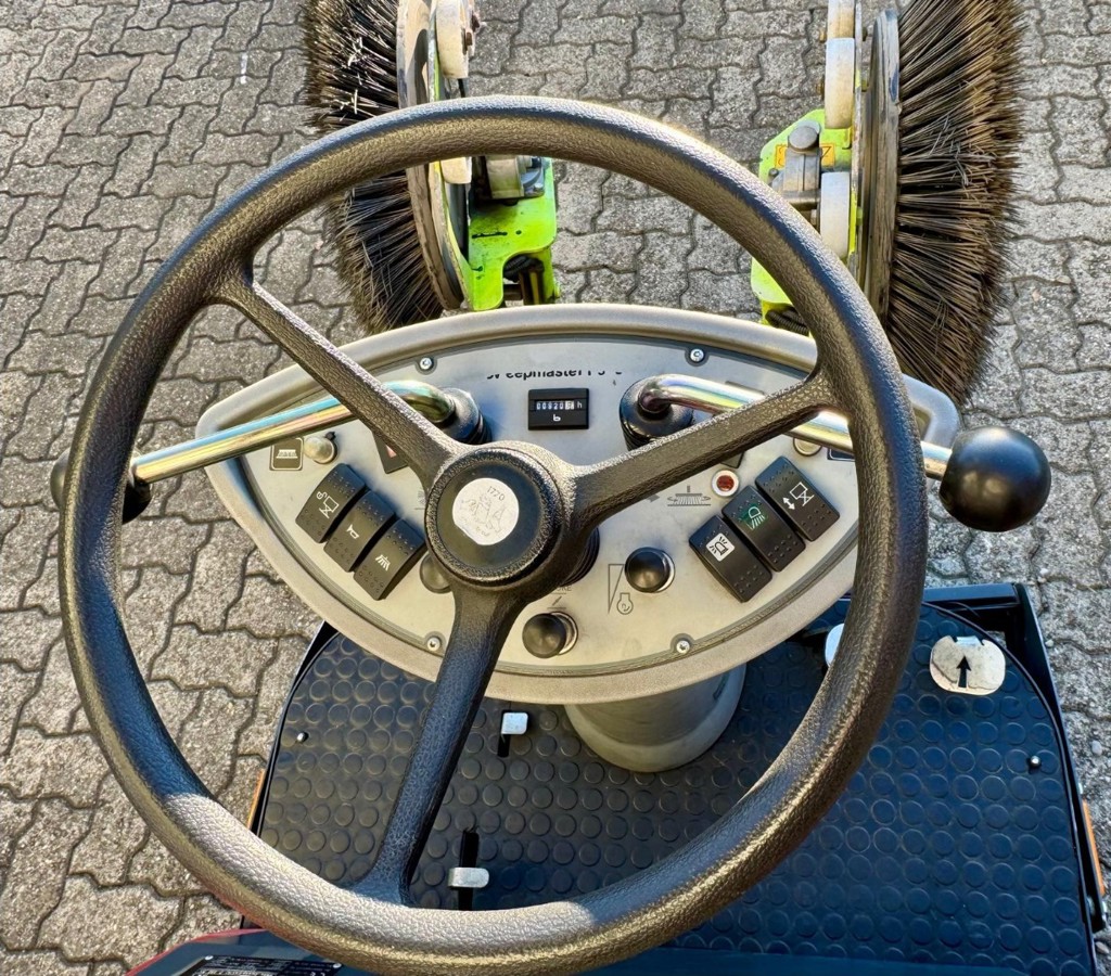 cd74c73a-e57c-404a-8ae7-17da150c6ce6-WhatsApp Image 2026-01-05 at 22.22.06 (4).jpg