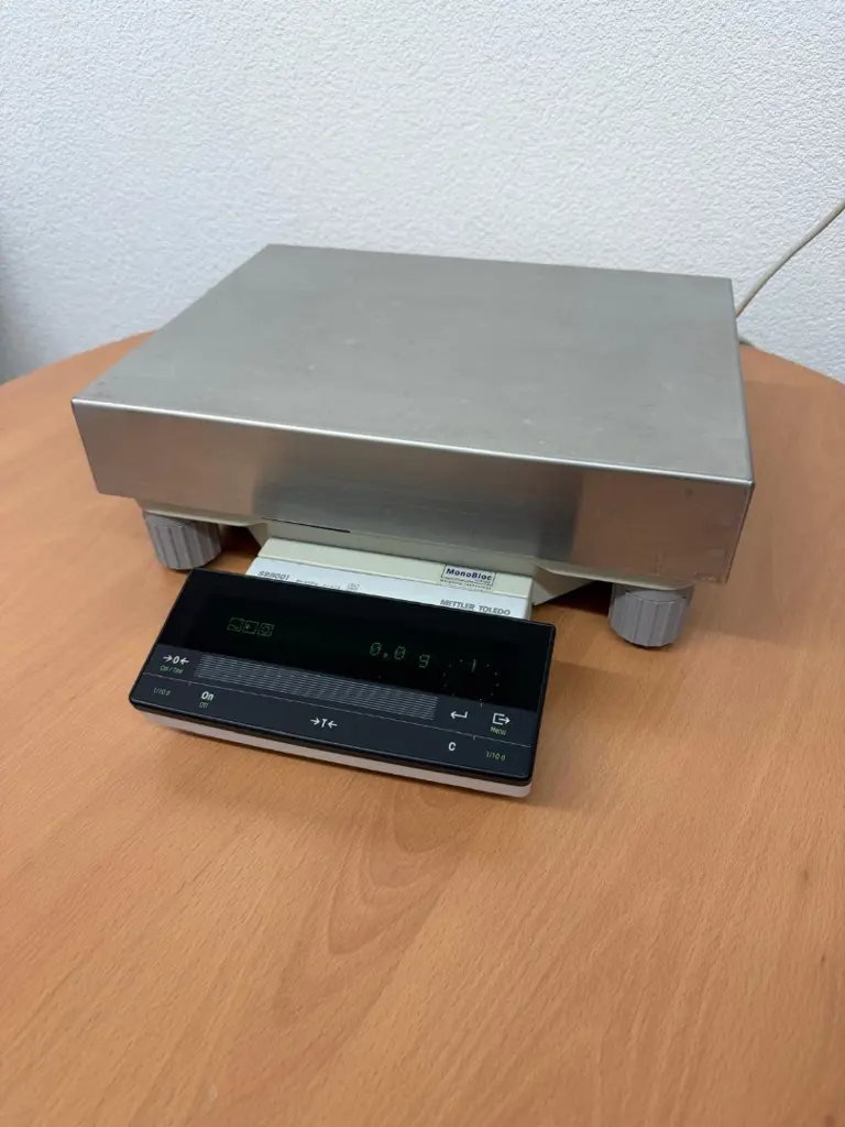 710dc06b-0b63-497a-9b92-344426c34087-Mettler_Toledo_Präzisionswaage_SR8001_02.jpg
