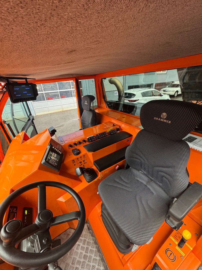 880d365d-1649-4d16-8841-677a5b9d377d-Schiltrac EUROTRANS_Occasion (2).jpg