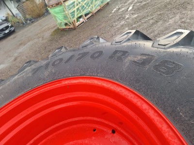 Räder 710/70R38 Trelleborg TM 800