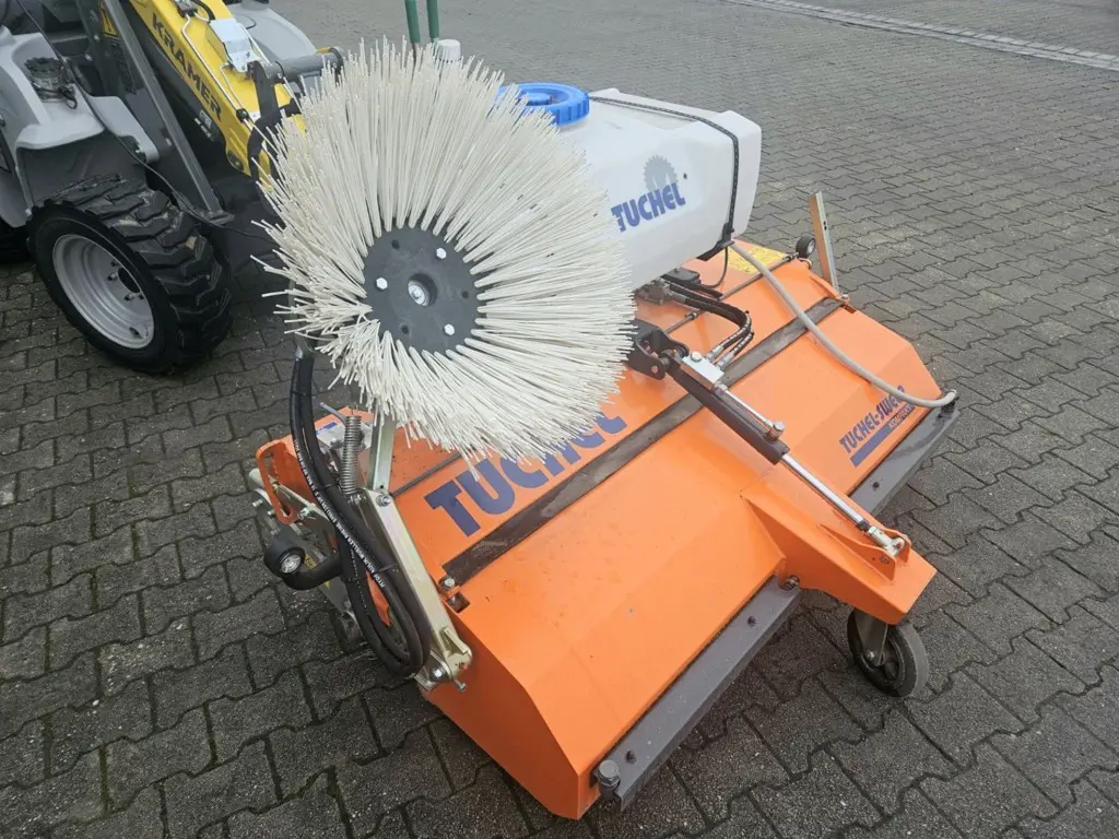 d5528fb8-c70c-4aa8-975f-a268dbc2d6fd-Tuchel Kompakt 520 - .jpg