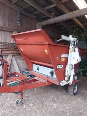 Ballenauflöser Rundballenabwickler fahrbar