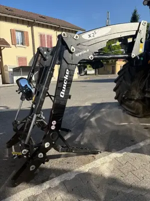 Frontlader Quicke X2S mit Konsolen, Electro Drive , zu New Holland T4.75S