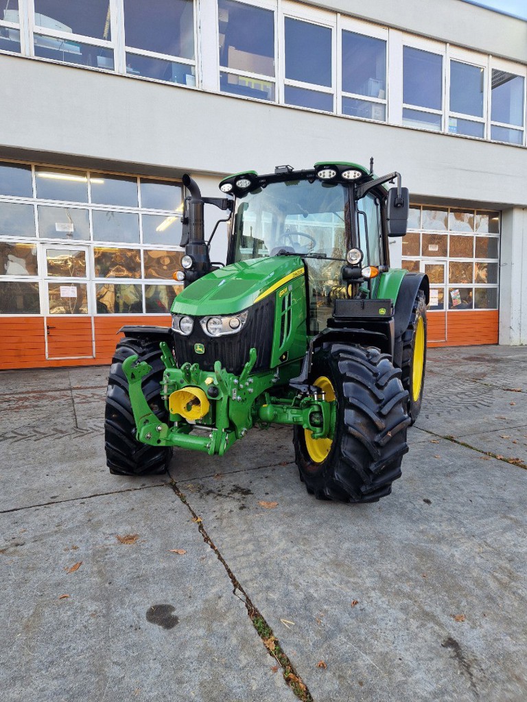 51af4910-e837-4b80-9383-92a0abc6262f-John Deere 6120M (1).jpg