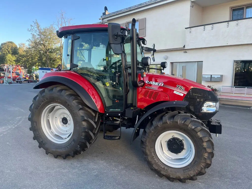 904813f1-9f2f-4725-9d49-69281d49ca61-Farmall 75C 4.jpg