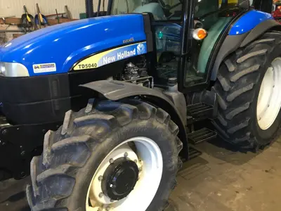 Traktor New Holland TD5040 4WD  87 PS 4,5 lt