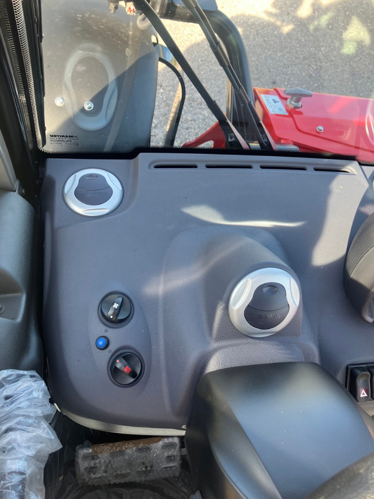 f40c3e10-28ed-42cb-957d-84f12215840d-Manitou MLT 625 (3).jpg