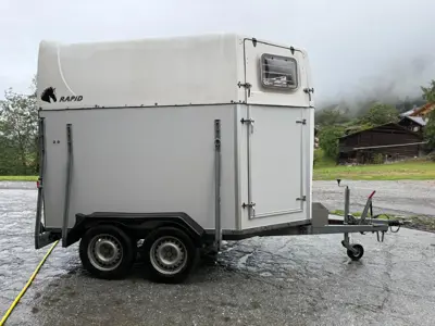 Pferdeanhänger Humbaur HP2000