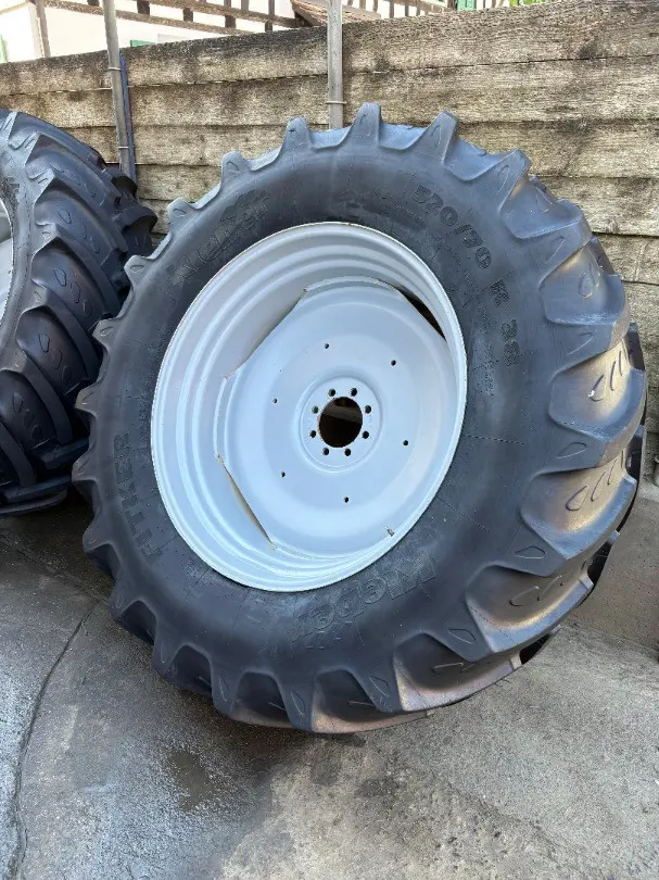 Komplettradsatz 520/70R38 480/70R24 Deutz Agrotron