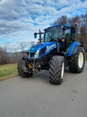 Traktor New Holland T4.95