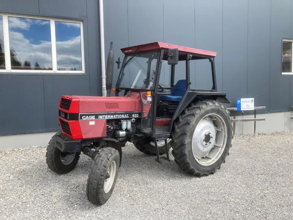 Traktor Case International 633