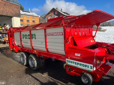 Pöttinger Erntewagen
