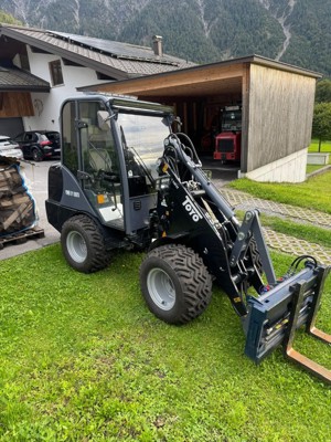 Hoflader Toyo 836 Black Flash Edition