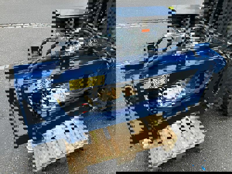 2ab7aaf5-2bb6-492e-8164-a0be00bf22f9-Palettengabel FK hydraulisch 5.jpg